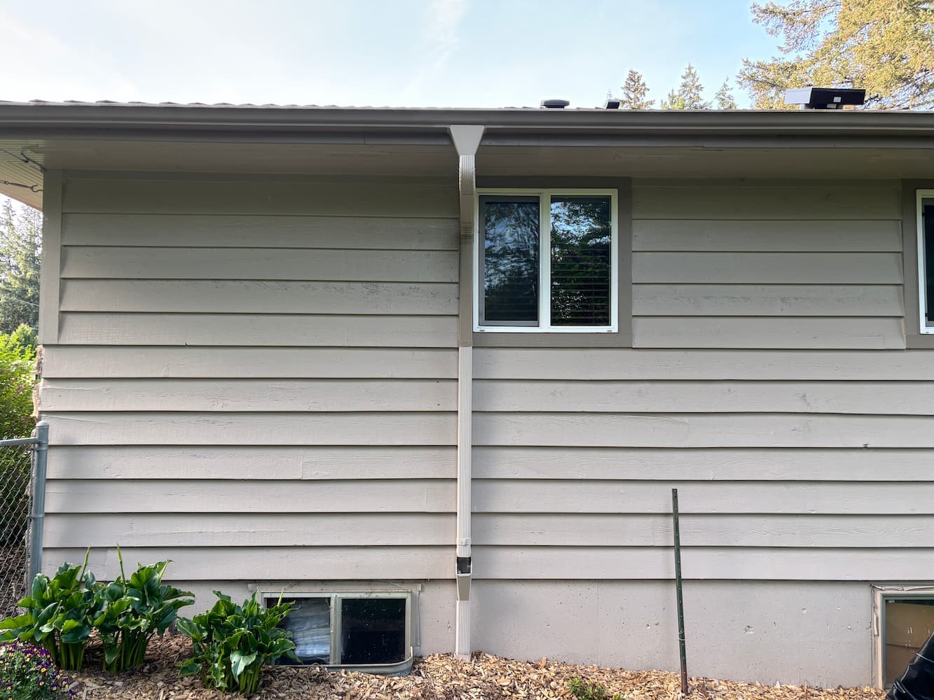 Licensed gutter contractor Vancouver professional seamless gutter installation Clark County